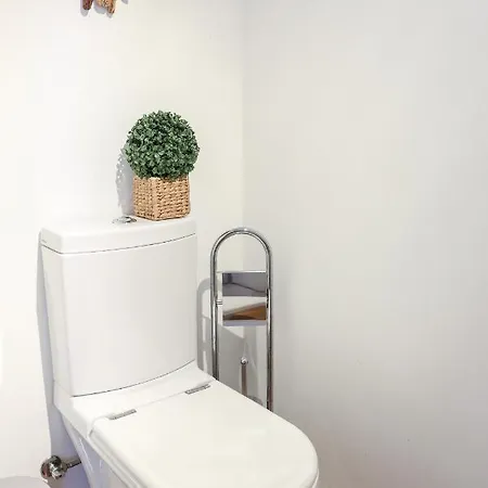 Comfort With Balcony By Lovelystay Apartment