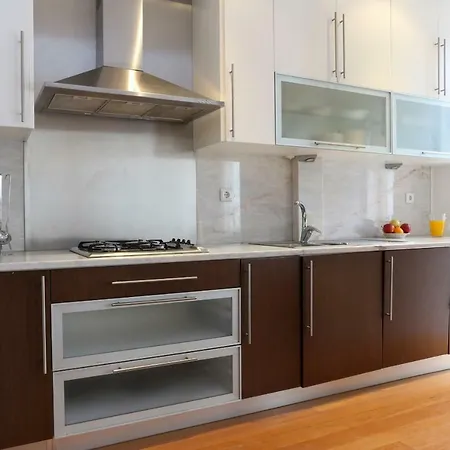 アパート Comfort With Balcony By Lovelystay リスボン