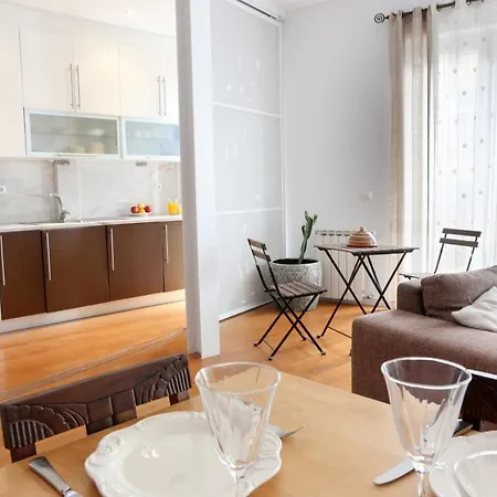 Comfort With Balcony By Lovelystay Апартаменты Лиссабон