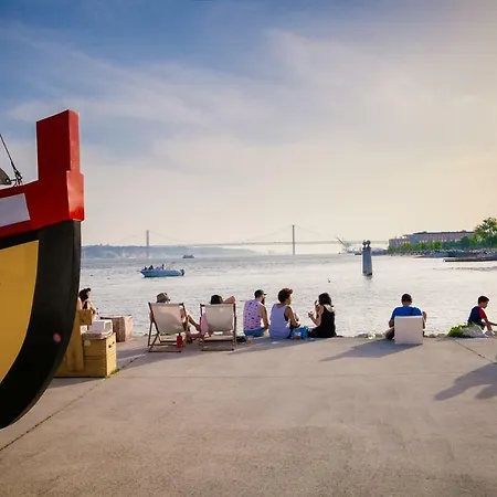 Апартаменты Comfort With Balcony By Lovelystay Лиссабон